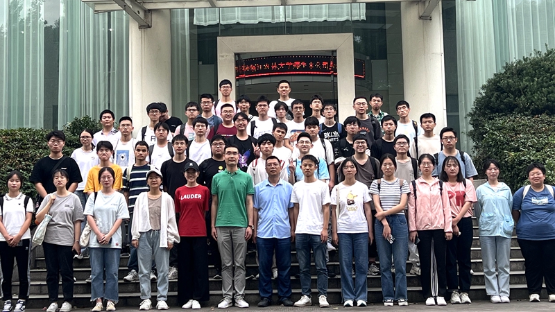 100余位浙江大學(xué)、浙江農(nóng)林大學(xué)學(xué)子到新光公司實(shí)習(xí)